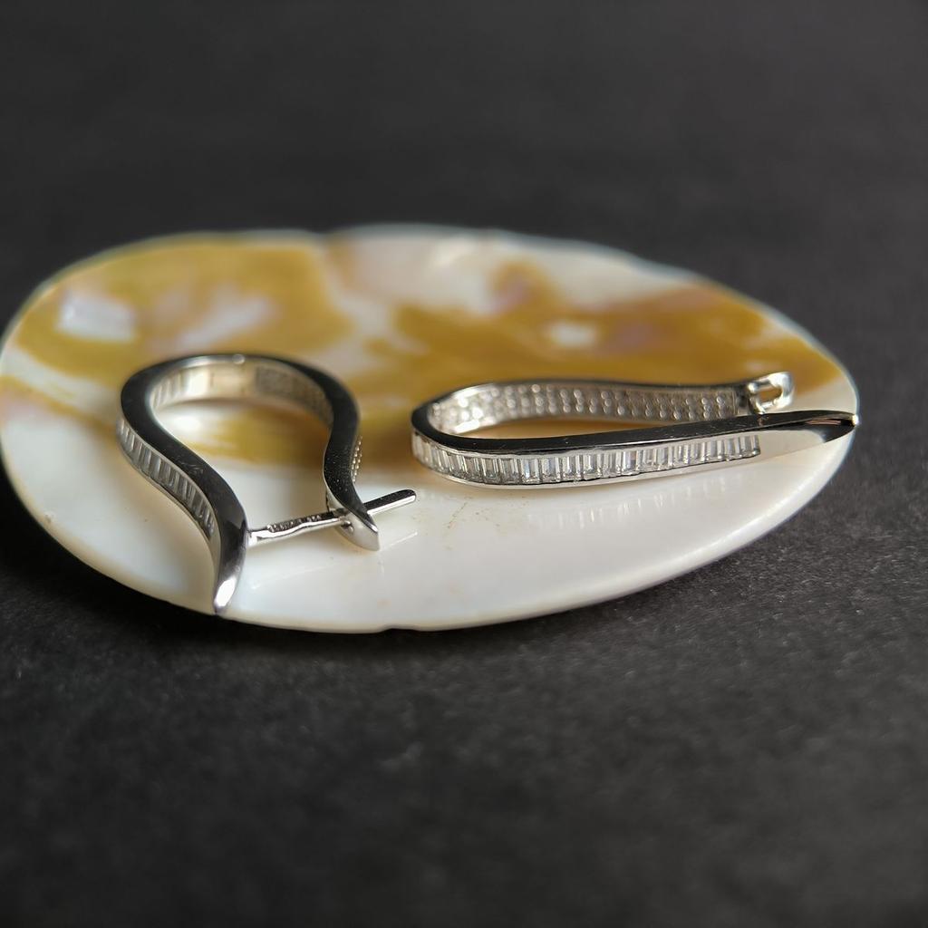 Серебряные серьги с фианитами (2192008)