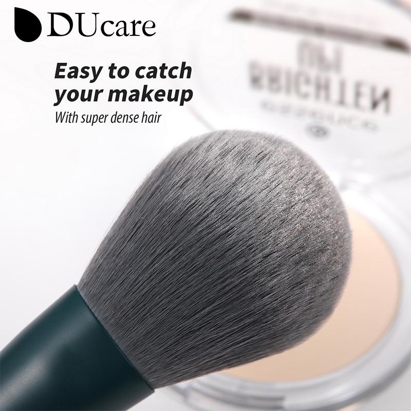 DUcare Кисти для макияжа из синтетических волос, 17 шт., 1 спонж для макияжа и 1 губка для чистки косметики, основа для теней для век, полный набор косметических инструментов