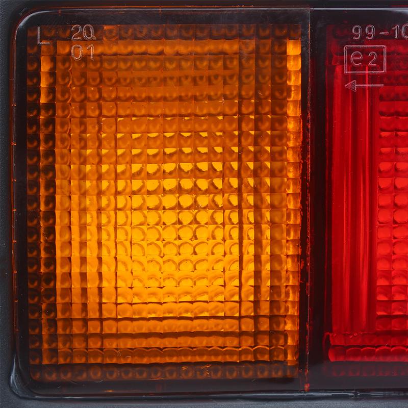 Rear Bumper Light For Mitsubishi Pajero Montero 1992-1999 Tail Brake Lamp MB124963 MB124964 214-1946L-UE Car Accessories