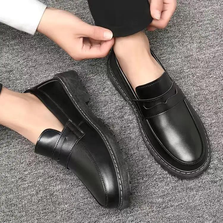 Slip-on Fashion 2024 Мужская повседневная обувь, увеличивающая рост, предложение на летнюю распродажу, удобная кожаная обувь для мужчин, общая тенденция