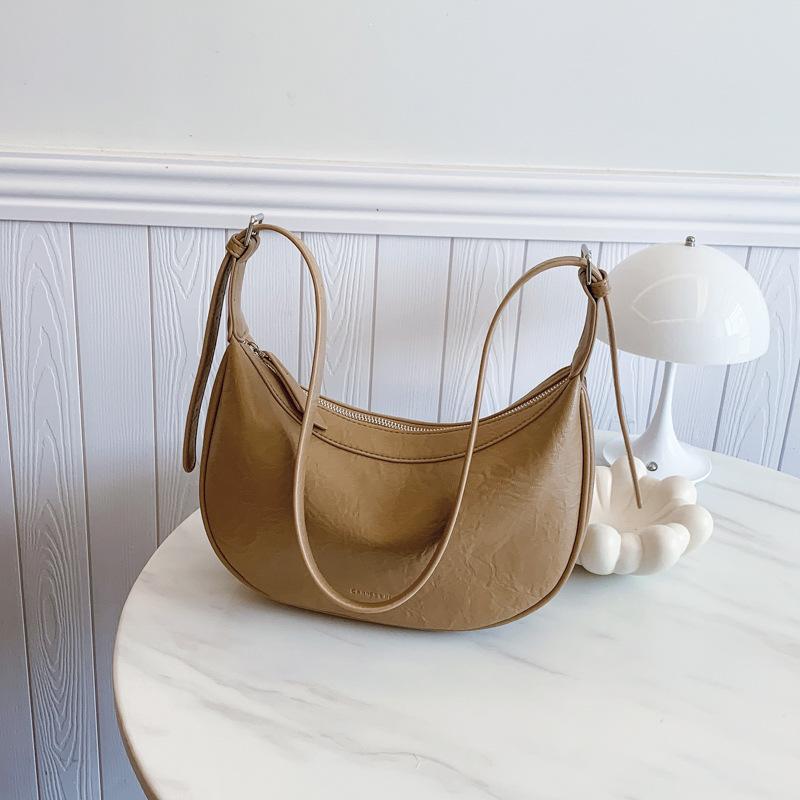 Popular Bags Women's New Spring and Summer Commuter Shoulder Bag Casual Texture Versatile Messenger Dumpling Bag