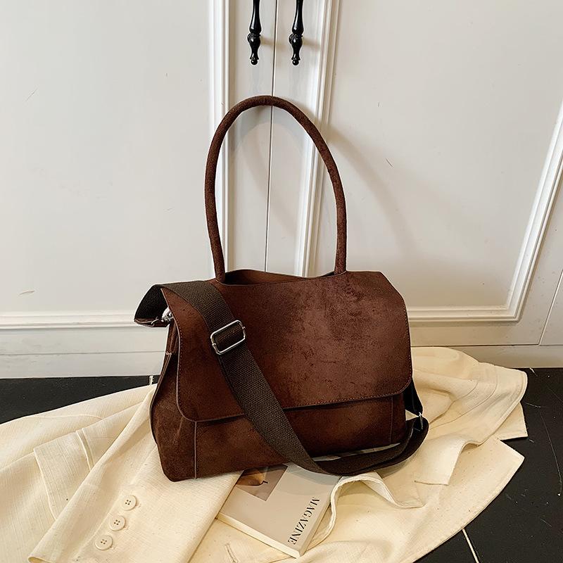 Ретро матовая сумка большой вместимости женская 2025 новая модная дорожная сумка через плечо, сумка-мессенджер для выхода, портативная сумка-тоут