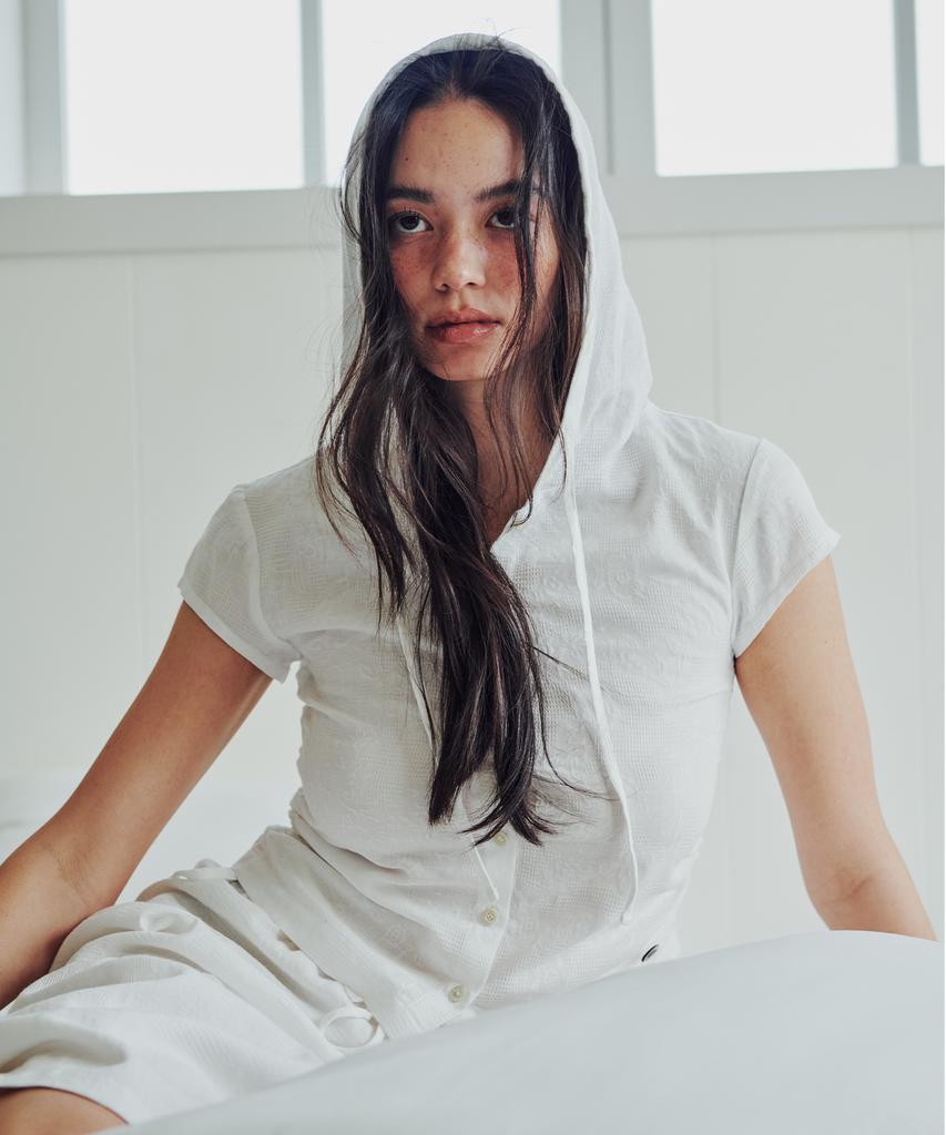 13MONTH Hoodie String Shirt (White)
