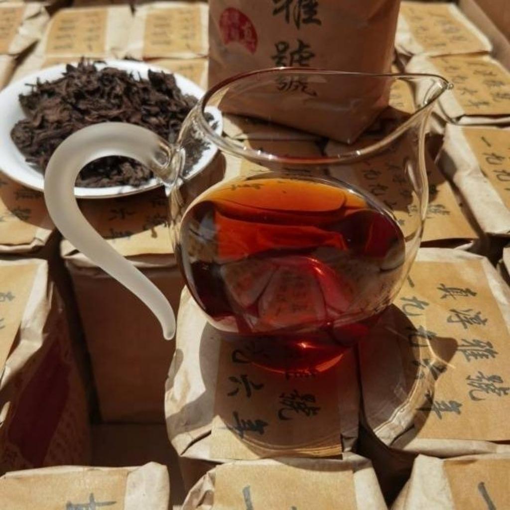 Zhenchunyahao Yiwu Wild Fragrance Староспелый рассыпной чай Пуэр 200г