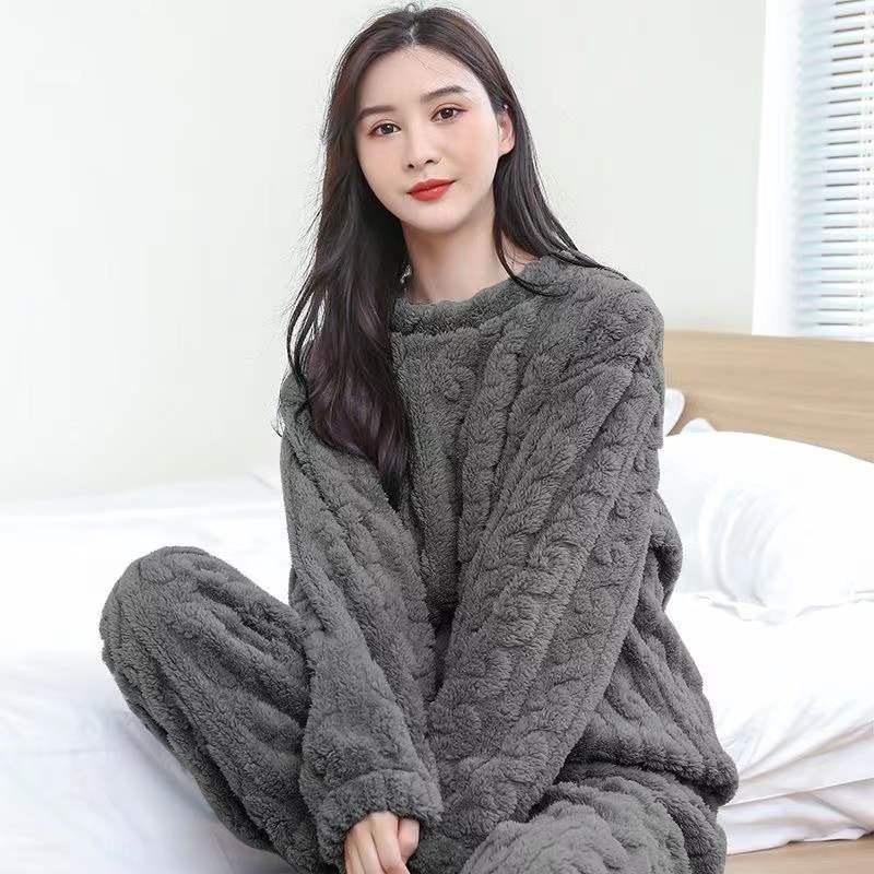 Women's Cozy Coral Fleece Pajama Set: Autumn/Winter Jacquard Cotton, Velvet-Lined, Warm & Loose Two-Piece Homewear