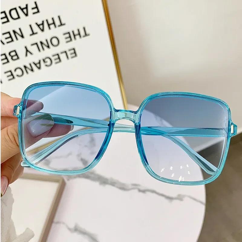 New  Square Sunglasses With Gradient Color Sunglasses Women'S Trend Uv Resistant Retro Oversized Eyeglasses Fashion Eyewear