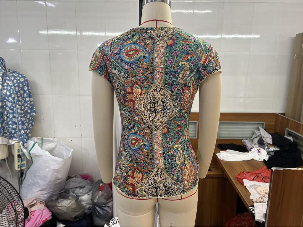 Летний топ с V-образным вырезом и завязками, с узором пейсли: Европейская и американская мода