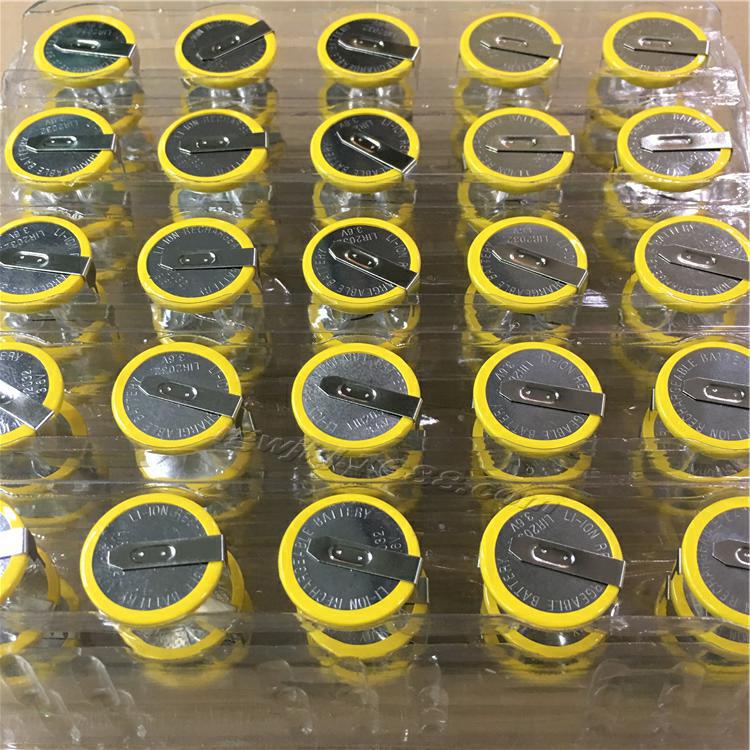 Новая аккумуляторная батарейка-таблетка LIR2032 3,6 В с припаянными выводами