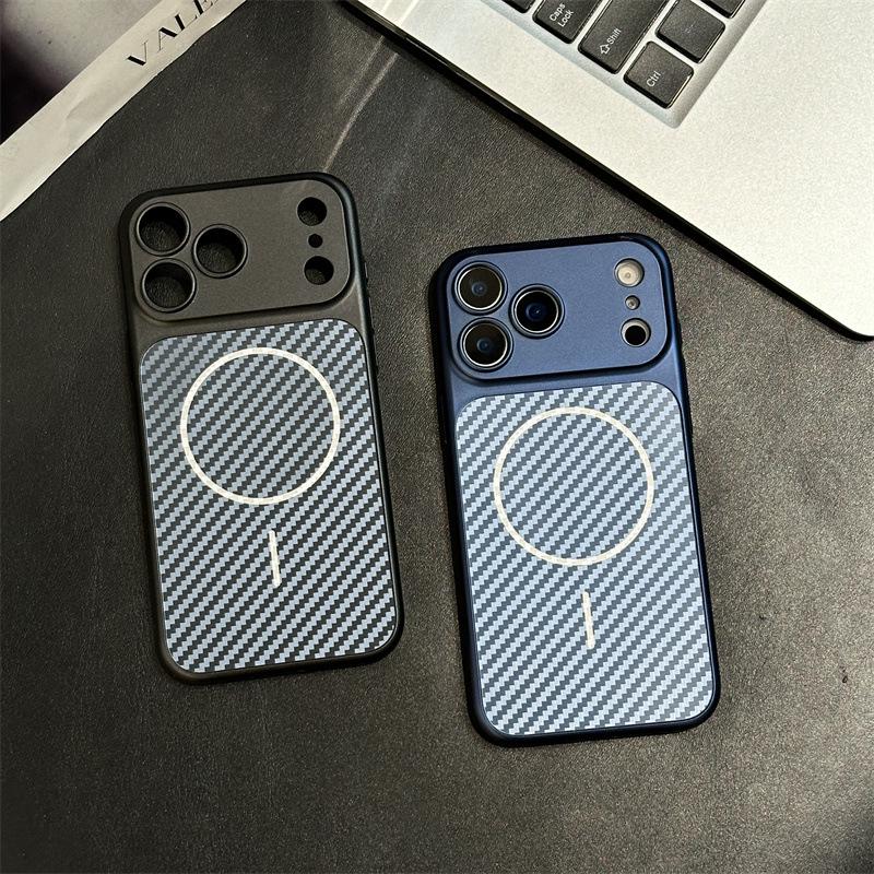 Магнитный чехол для iPhone 17 Pro Max с защитой всех линз и текстурой из углеродного волокна