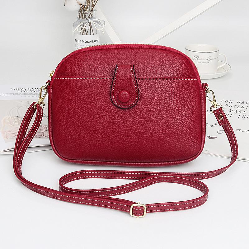 Модные женские сумки через плечо и почтальонки: Модные, высококачественные и универсальные модели небольших квадратных форм