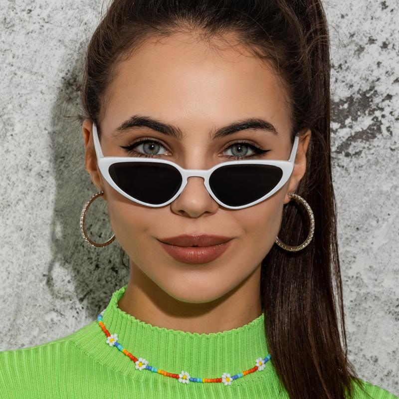 New personalized triangular cat eye sunglasses, men's and women's European and American trend small frame street sunglasses decorative glasses s