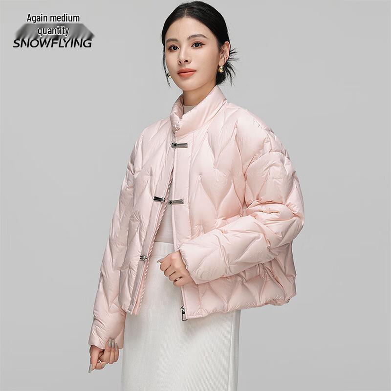 Женская короткая свободная пуховая куртка с воротником-стойкой
