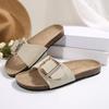 2026 Женская обувь Открытый носок Женские шлепанцы Новая пряжка-застежка Повседневные шлепанцы Женские летние Однотонные Большого размера Шлепанцы на плоской подошве