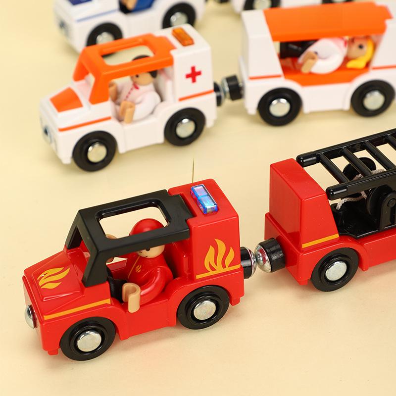 Магнитная многофункциональная машинка Томас: Машины скорой помощи и полиции, совместимые с деревянными рельсами