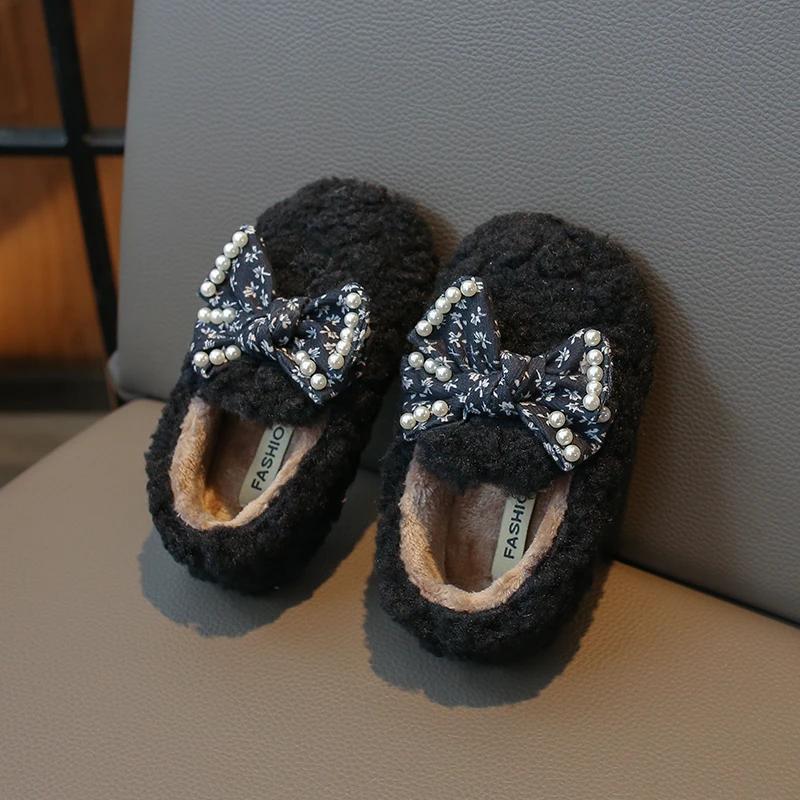 2024 Новые мокасины для девочек с бантом и жемчугом, однотонные, с круглым носком, детская модная обувь из плюша и хлопка на плоской подошве, весна-осень
