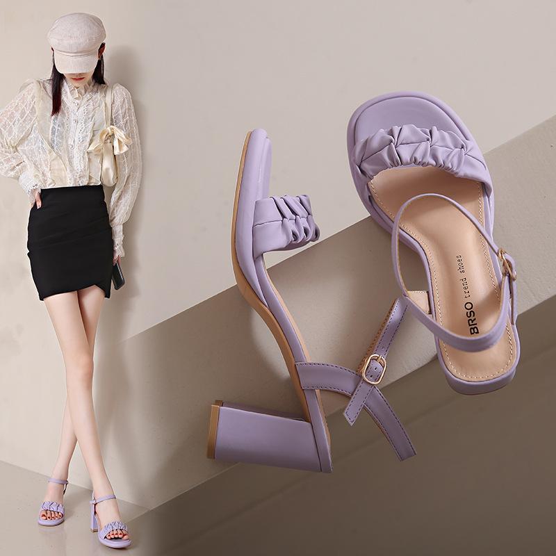 Модные босоножки женские 2024 Весна Новая мода Нежные универсальные Небольшой рост Толстые каблуки Одна пуговица Высокие каблуки