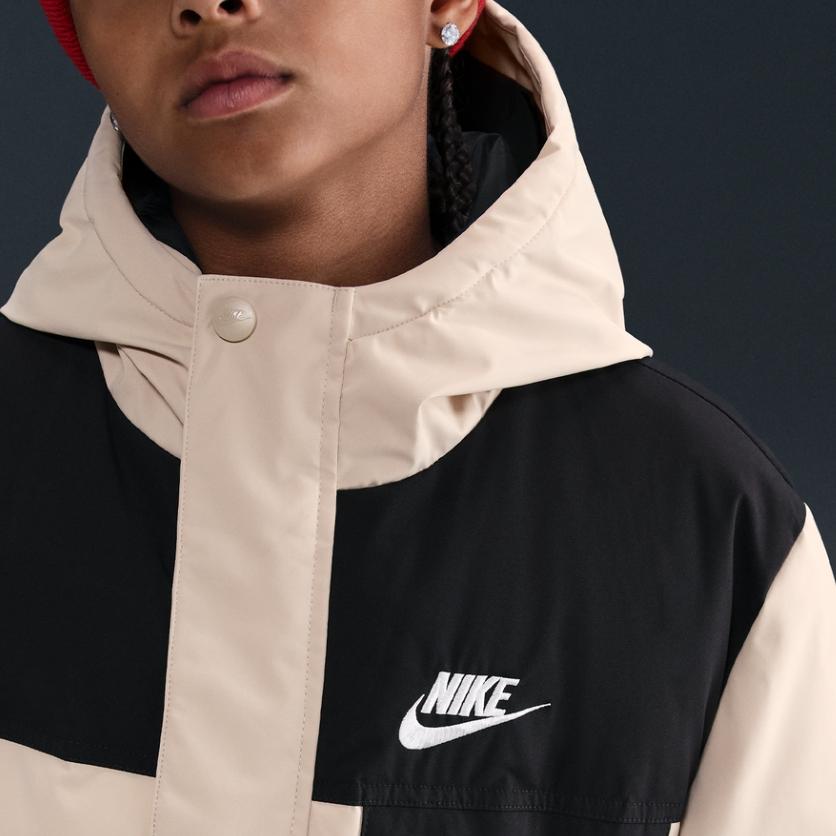 Nike Детские пуховики с капюшоном Несъемный Капюшон средней глубины IO6150-126