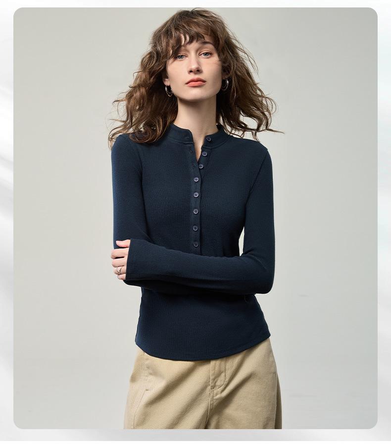 Женский топ хенли с длинным рукавом на осень 2025 года - Приталенный трикотаж с деталями на пуговицах