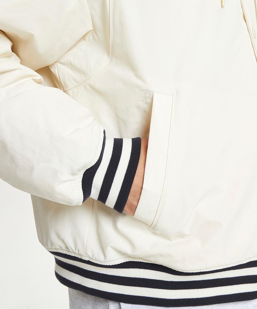 New Balance Nbnqgco113 / Универсальная утепленная куртка-худи Nb Varsity (слоновая кость)