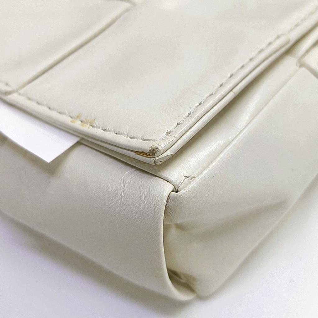 [Pre-Owned] Cassette Belt Intreccio Woven Magnetic Closure Leather Waist Bag Mini - Very Good #1J72FFZ