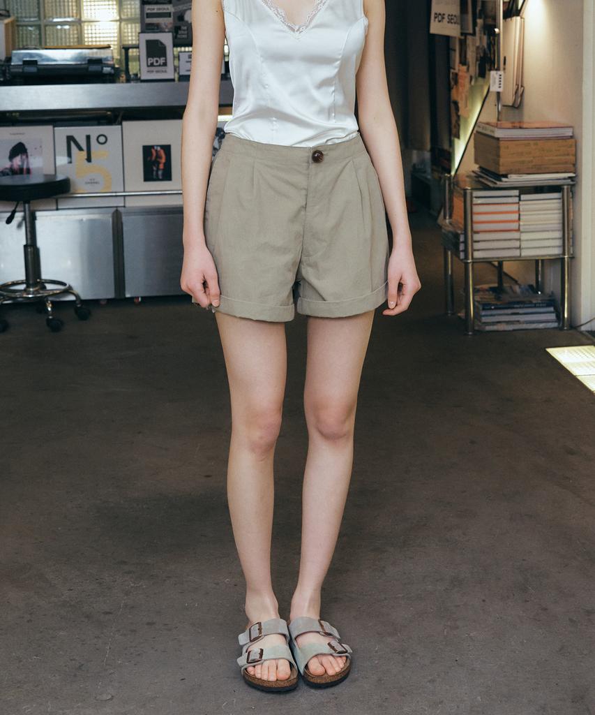 GREENBUTTER Roll-Up Banding Shorts (Beige)