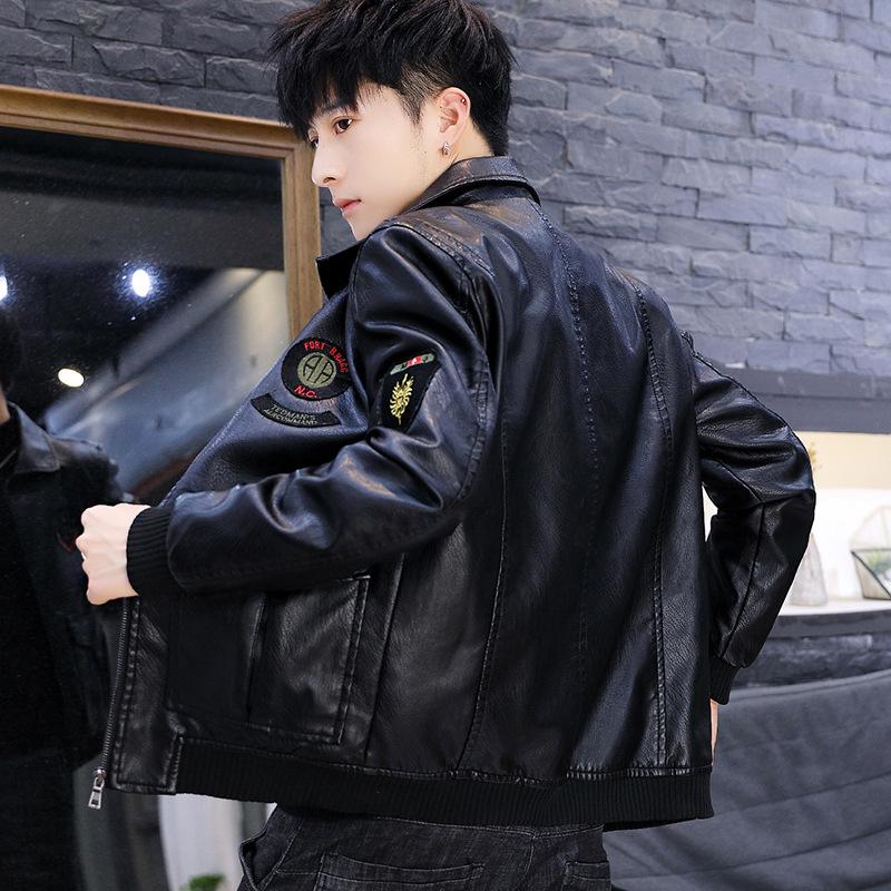 Мужская кожаная куртка, плюшевая осенне-зимняя новая кожаная куртка из искусственной кожи с лацканами, мотоциклетная корейская версия, облегающая трендовая красивая мужская куртка