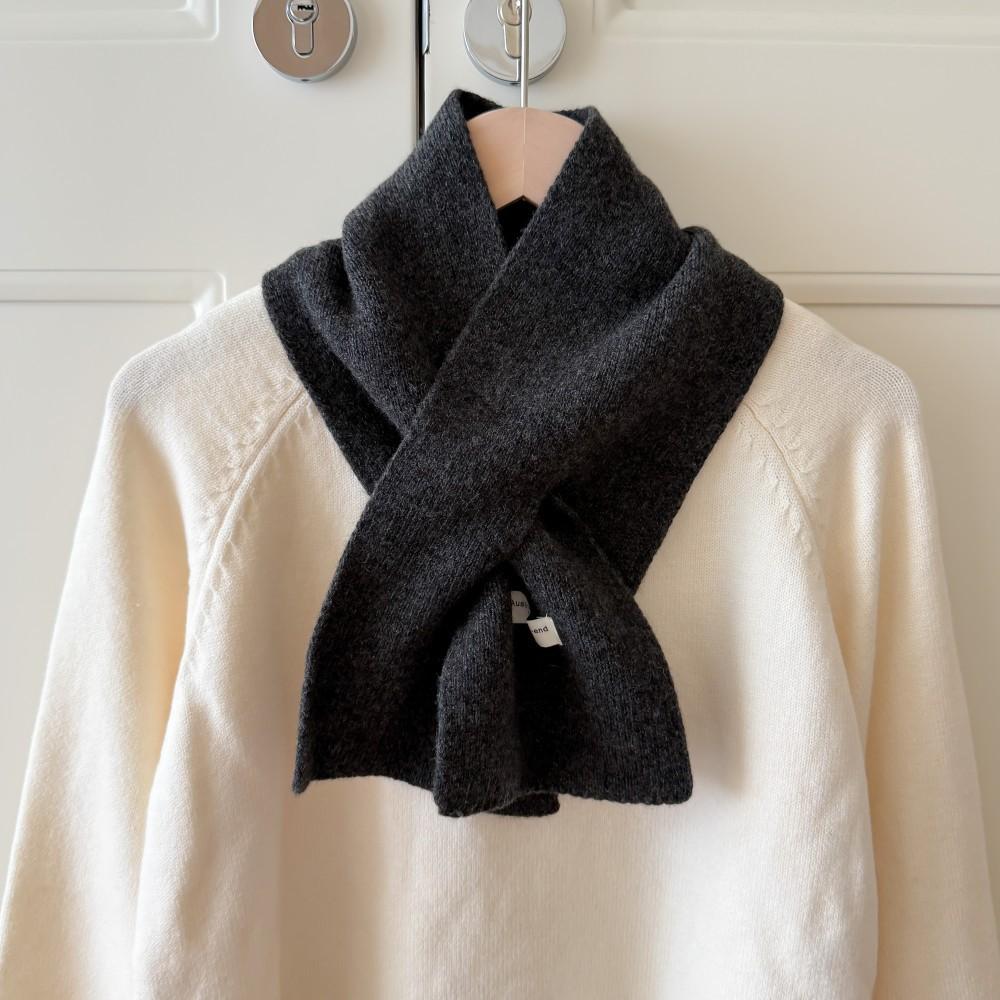 Wholesale high-end 111% all-wool small scarf autumn and winter neck protection lazy cross scarf atmosphere warm scarf