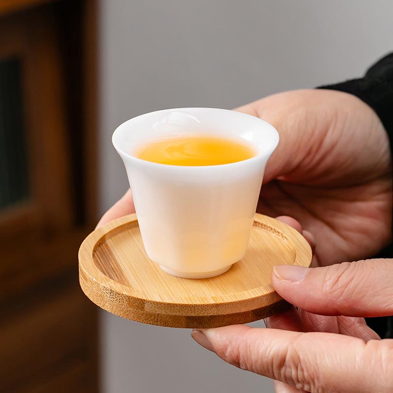 Круглый бамбуковый противоскользящий коврик и поднос для комнатных растений, подстаканников и декора