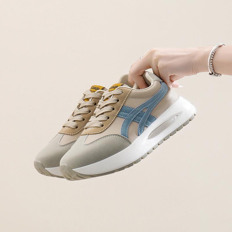 Ins корейская версия новой женской обуви для пап 2025 года, весна, студенческие беговые спортивные туфли на толстой подошве, увеличивающие рост, повседневная обувь KT2692