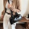 This year's popular high-end foreign-style bowling bag women's 2025 new handbag commuter shoulder messenger bag tide