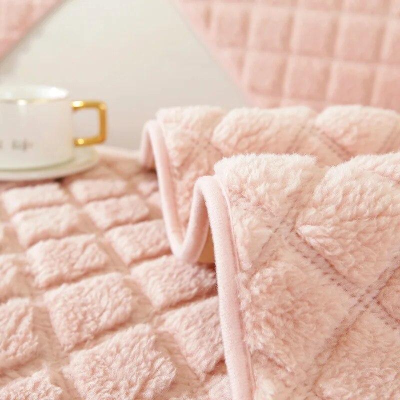 Thicken Imitate Sheep Plush Sofa Cover Universal Non-slip Sofa Mat Winter Warm Sofa Towel Couch Cushion for Living Room Home