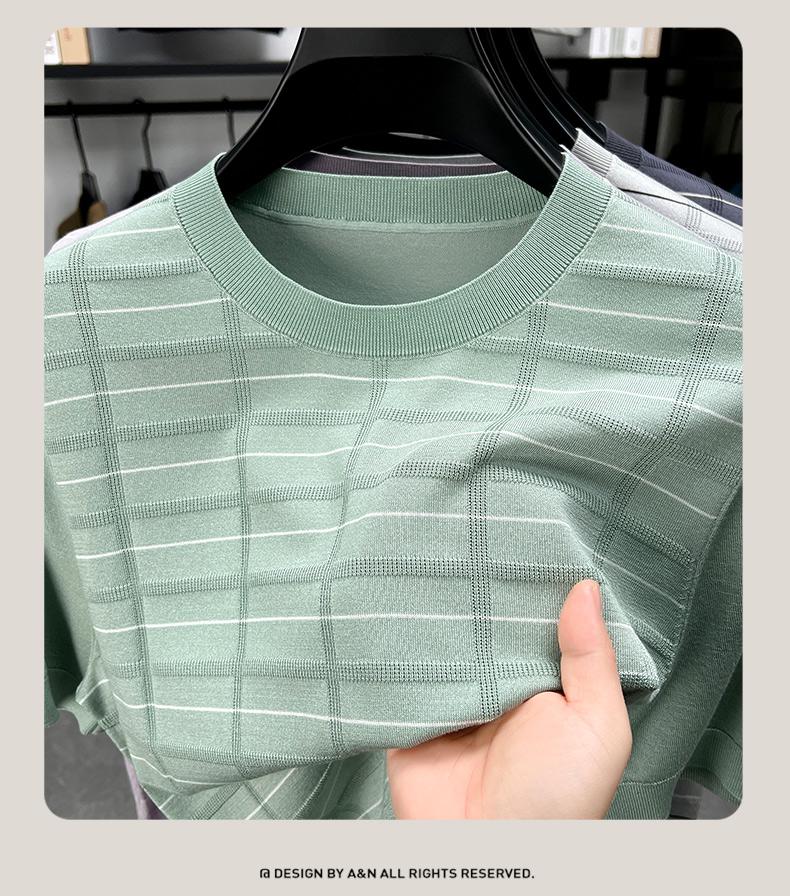 Breathable and anti pilling men's casual round neck short sleeved top with mulberry silk for a cool feeling