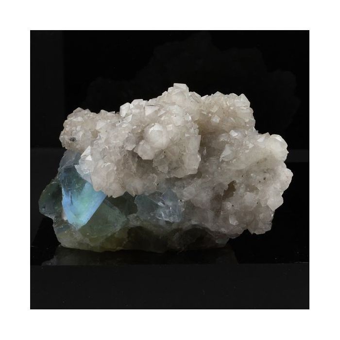 Fluorite + Quartz 2715.0 carats