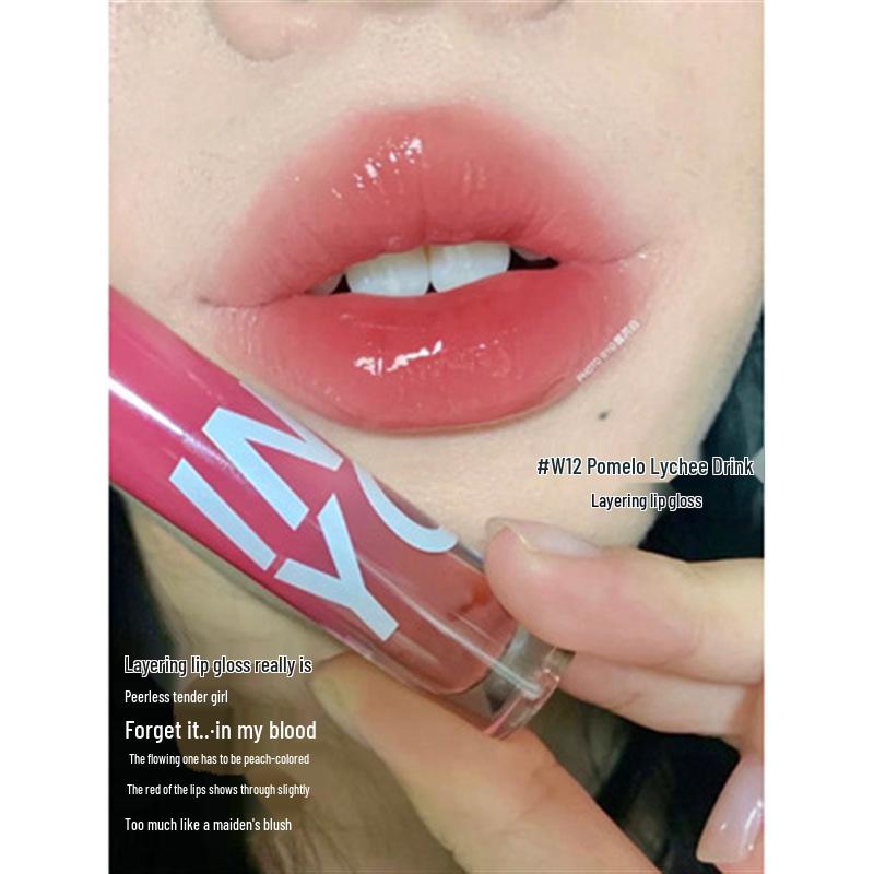 INTOYOU Водный тинт для губ: Стойкий, нелипкий блеск для губ с легким зеркальным финишем.