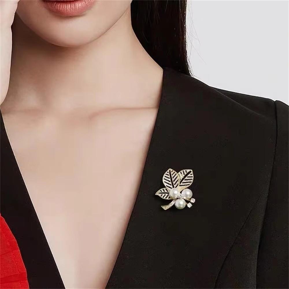 Zinc Zinc Alloy Flower Breastpin Luxury Wheat Ears Lapel Pins Exquisite Pearl Brooch  Wedding Occasion