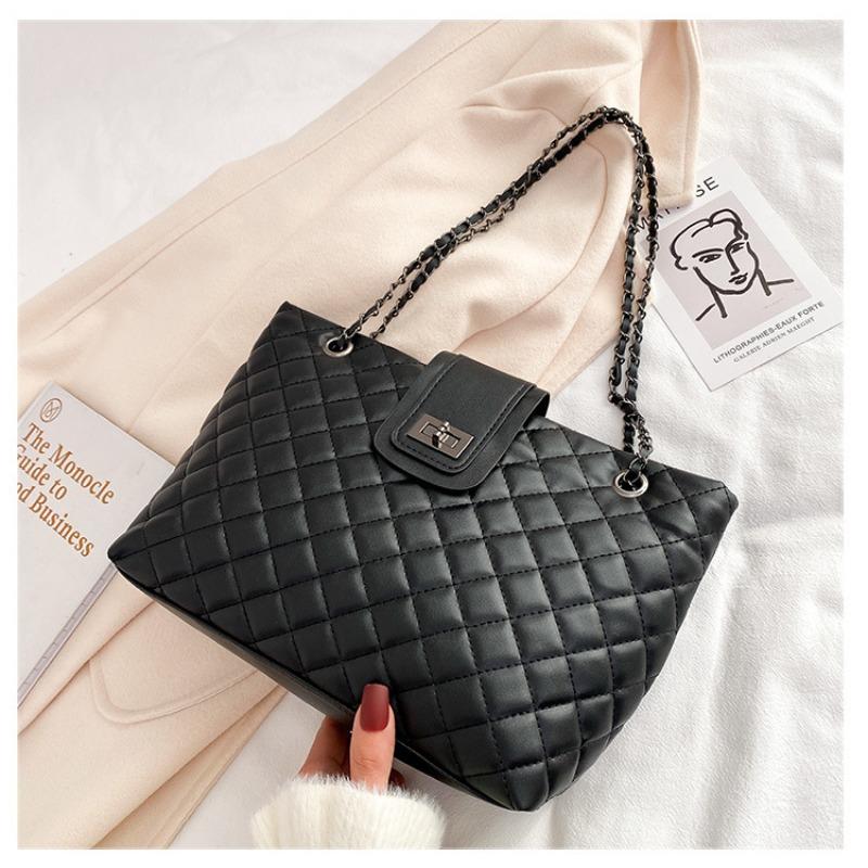 Simple rhombus embroidery thread underarm bag women's new lock shoulder bag large capacity chain portable messenger bag