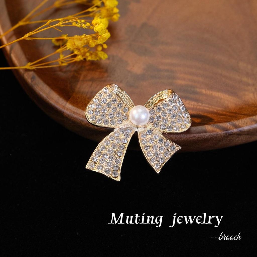 High-End Rhinestone Crystal Beveled Bow Brooch Pin