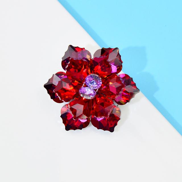 New Crystal Flower Brooches For Women Handmade Shining Sparking Pin 10 Colors Available Dress Coat Accessories