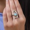 Кольцо с круглым драгоценным камнем из натурального ларимара, дизайнерское кольцо ручной работы, подарок на годовщину, кольцо из серебра 925 пробы, уникальный подарок, кольцо в форме полумесяца