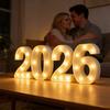 Светящиеся цифры 2026 Большие светодиодные цифры для маркировки, работающие от батареек, буквенный знак для Нового года, выпускного вечера, свадебного декора стола