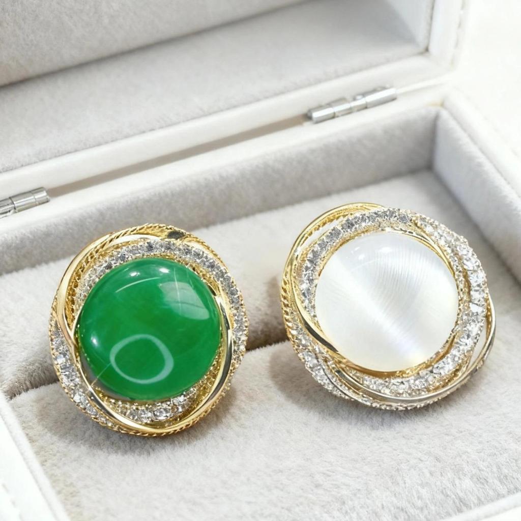 Геометрические серьги Мики с шипами и камнем «Кошачий глаз»: Стильный, Классический и Свежий.