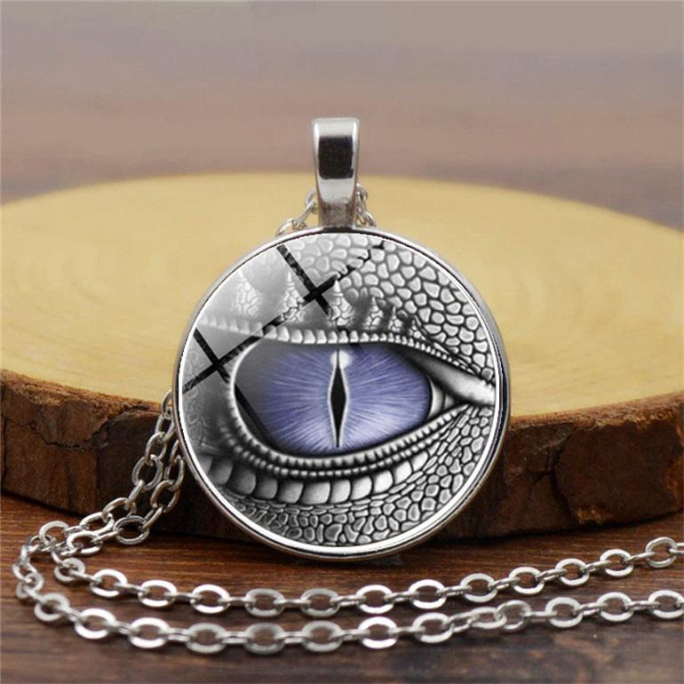 Ожерелье-цепочка с серебряным кабошоном и фотографией «Глаз дракона»