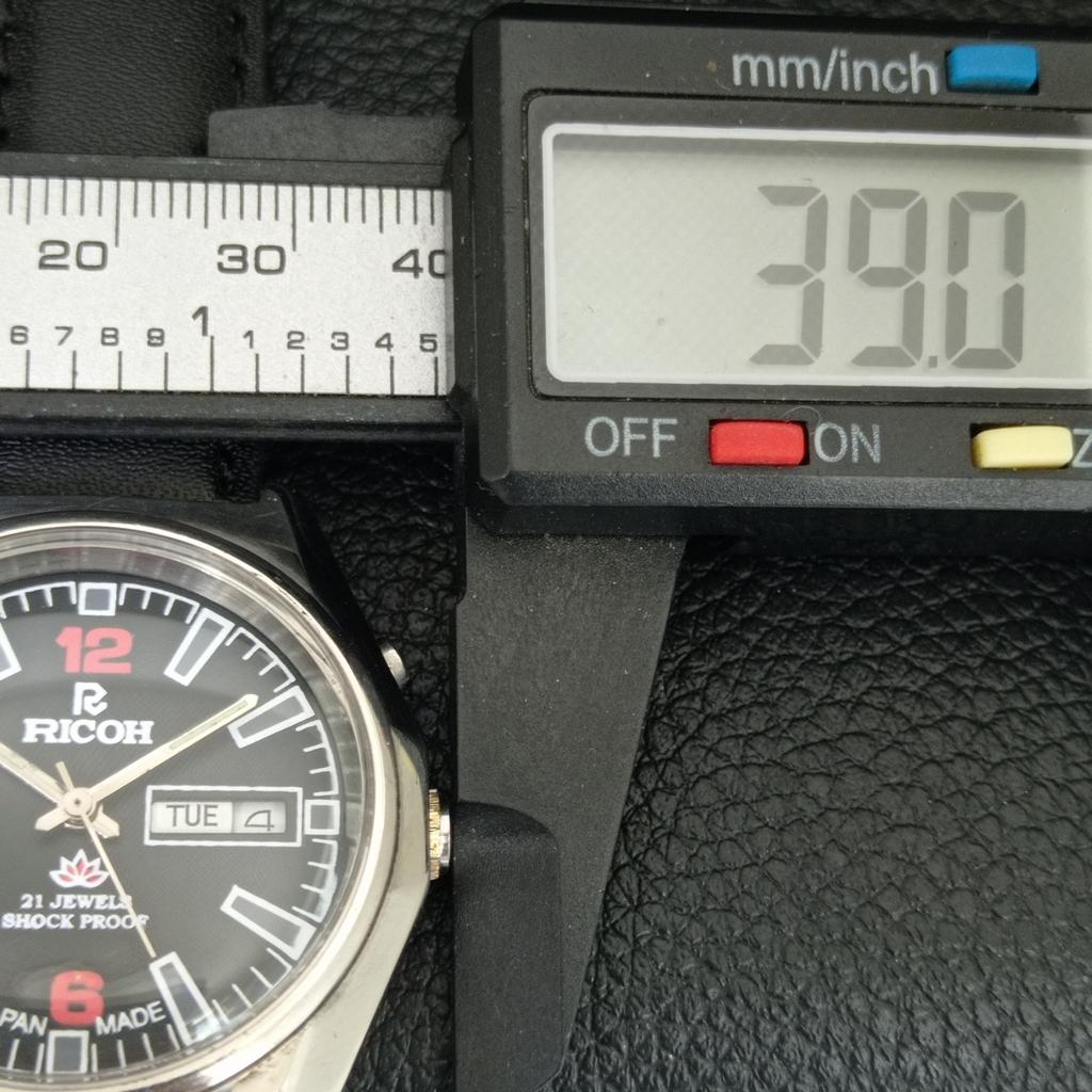 ЯПОНСКИЕ ВИНТАЖНЫЕ АВТОМАТИЧЕСКИЕ МУЖСКИЕ ЧАСЫ RICOH R31 ЧЕРНЫЙ ЦВЕТ ЦИФЕРБЛАТ a707632-1