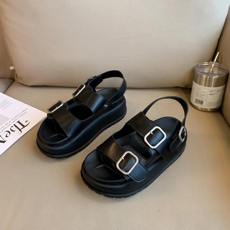 Платформенные сандалии для женской верхней одежды 2025 лето новые повседневные сандалии в ретро-универсальном стиле студенческие римские туфли для женщин