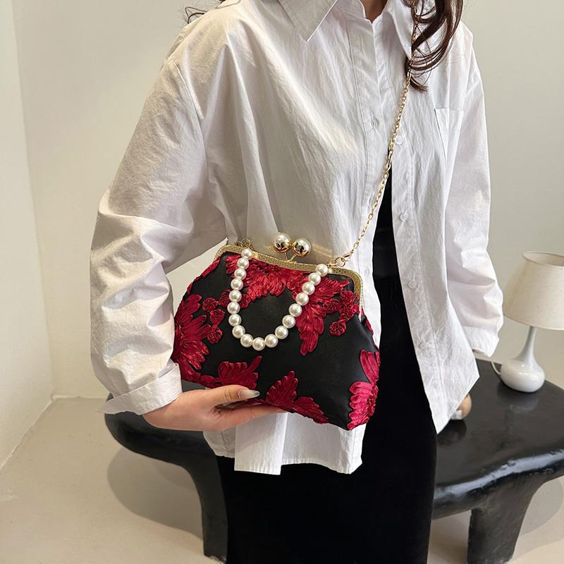 Classic Women Mesh Flower Wedding Lock Shell Clip Shoulder Bags White Crossbody Bags Prom Pearl Clutch Chain Handbags And Purses