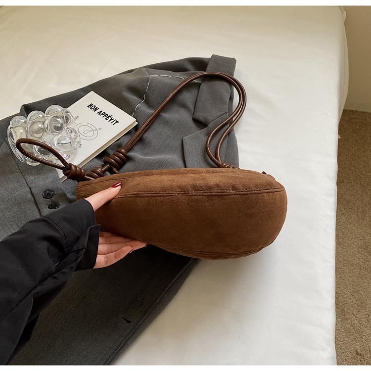 2025 Women's Retro Dumpling Bag – Large Capacity, Niche Autumn/Winter Design