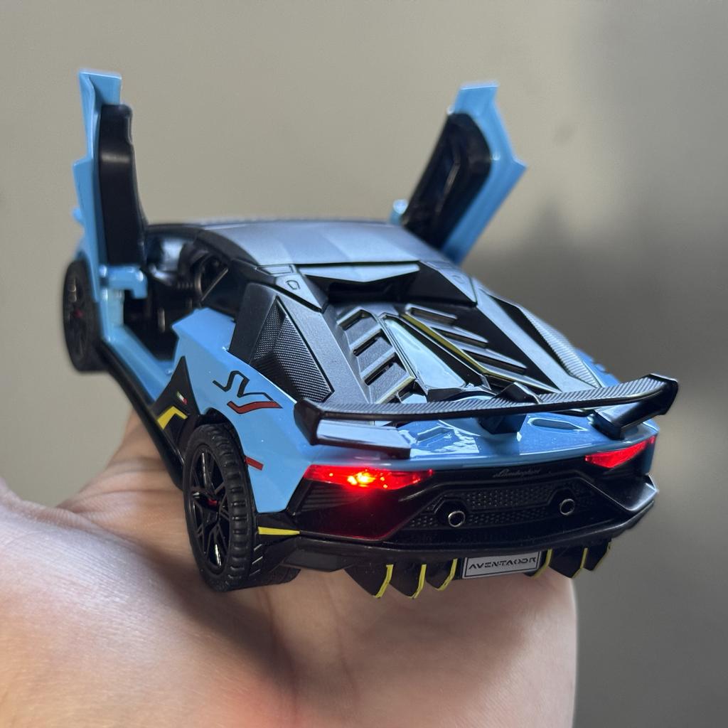 1:32 Aventador SVJ 63 Съемная Версия Суперспортивный Автомобиль Сплав Литье под Давлением Модель Автомобиля Домашние Модные Игрушки Украшения Рождественские Подарки Дети