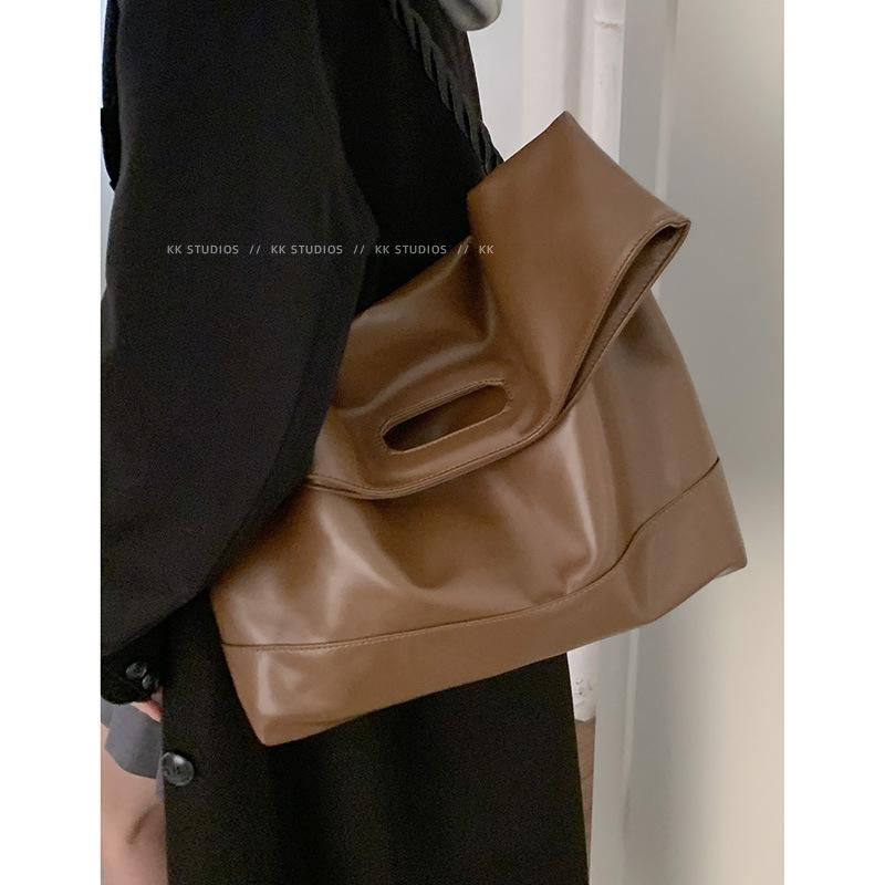 Autumn Retro Large-capacity Underarm Bag Women's Bag 2025 New Soft-faced Simple Tote Bag Fashionable Commuter Messenger Bag