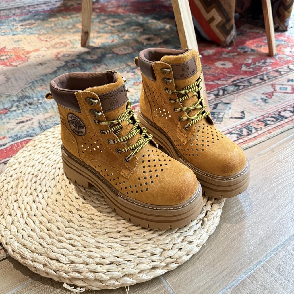 European matte cowhide stacking boots women's 2025 autumn wear short boots versatile casual fashion retro high-top Martin boots tide