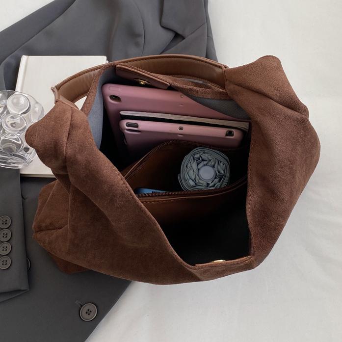 2025 Новая женская сумка Ретро мягкая замшевая сумка Женская осенне-зимняя популярная сумка через плечо большой вместимости Популярная сумка-ведро